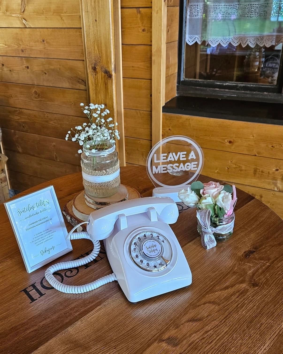 Retro svatební telefon pro hlasové vzkazy hostů